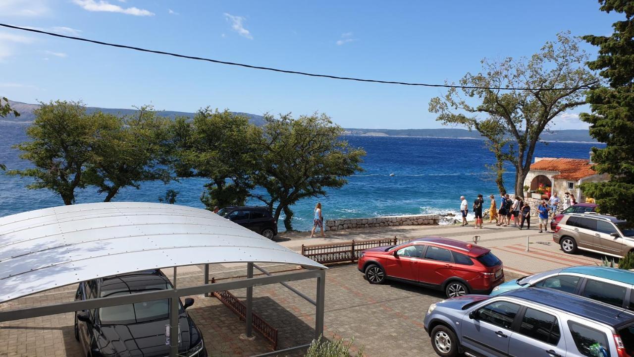 Beachfront Apartmant Veli ノヴィ・ヴィノドロスキー エクステリア 写真