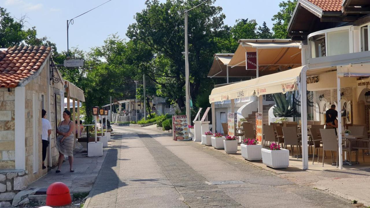 Beachfront Apartmant Veli ノヴィ・ヴィノドロスキー エクステリア 写真