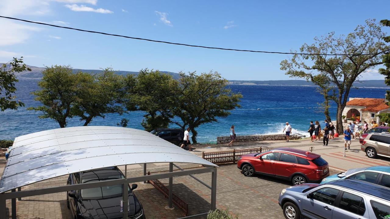 Beachfront Apartmant Veli ノヴィ・ヴィノドロスキー エクステリア 写真